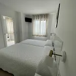 Гостевой дом Montevideo Camino De Santiago & Beachfront Нигран