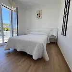 Гостевой дом Montevideo Camino De Santiago & Beachfront Нигран