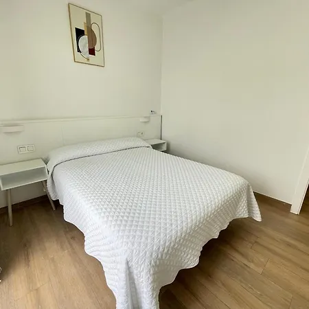 Guest house Montevideo Camino De Santiago & Beachfront 3*