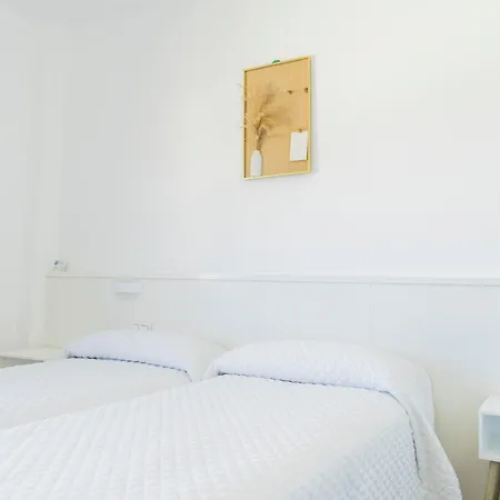 Guest house Montevideo Camino De Santiago & Beachfront 3*