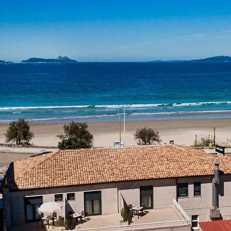 ゲストハウス Montevideo Camino De Santiago & Beachfront 3*
