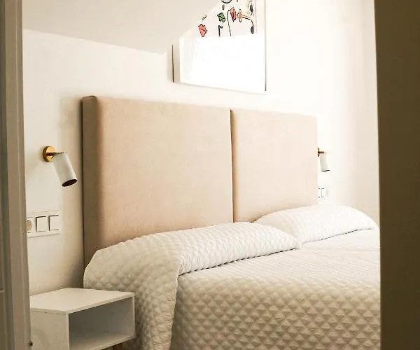 Πανσιόν Montevideo Camino De Santiago & Beachfront 3*