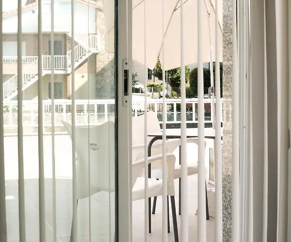 Πανσιόν Montevideo Camino De Santiago & Beachfront 3*