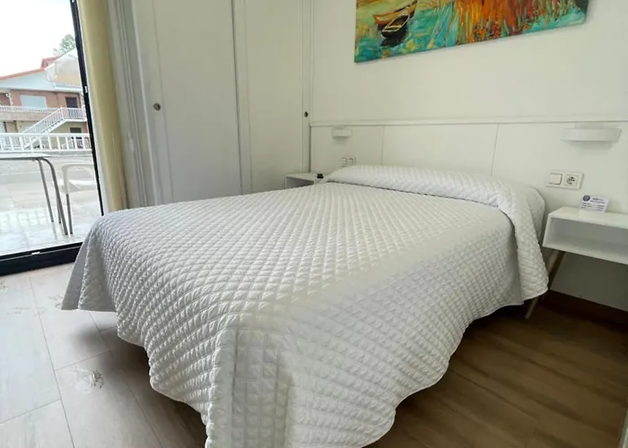 Πανσιόν Montevideo Camino De Santiago & Beachfront 3*