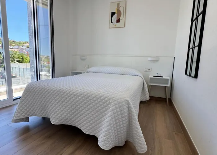 Πανσιόν Montevideo Camino De Santiago & Beachfront Nigrán